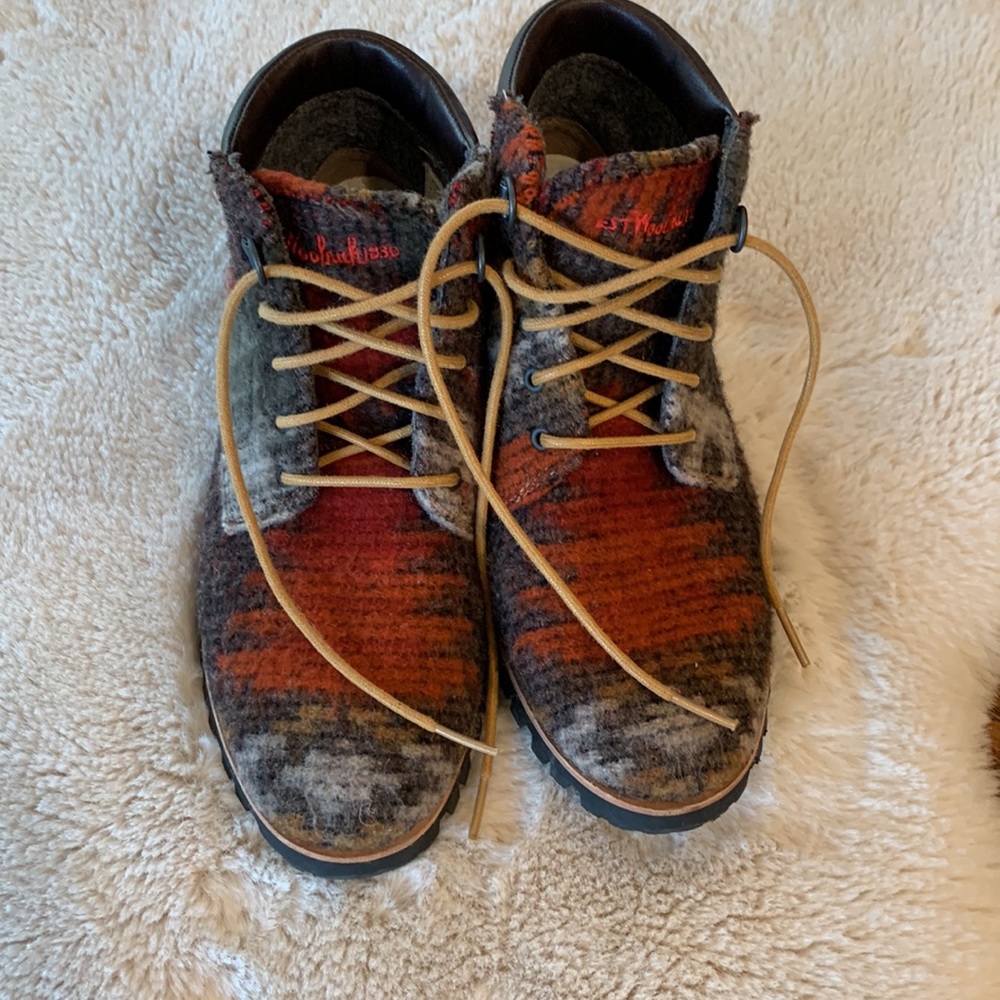 Wool rich shoes for women